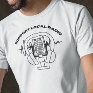 Camiseta de apoio à rádio local