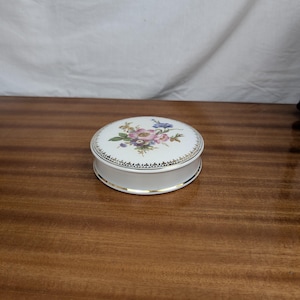 Bonbonnière de Limoges Modèle Monty Perlur Style Romantique et Classique Vintage