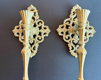 Apliques de pared vintage de metal ornamentado – Par / Portavelas en tono dorado / Estilo Hollywood Regency / Decoración de pared estilo barroco