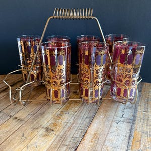 vintage Culver Cranberry Scroll haute boule ensemble de verres avec support doré, ensemble de cocktail Culver du milieu du siècle, ensemble cadeau de collectionneur Culver de 7