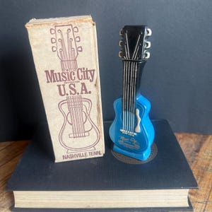 Vintage Music City U.S.A. Rare Blue Souvenir Guitar Decanter – 1/10 Pint Kentucky Straight Bourbon Whiskey Bottle – Nashville, TN - Empty