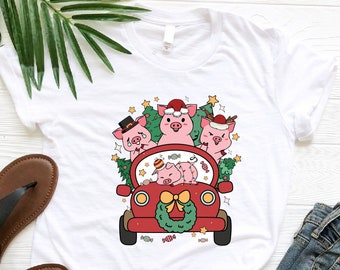 Pig Christmas Shirt, Christmas Pig Shirt, Pig Lover Shirt, Merry Pigmas Shirt, Farm Animal Shirt, Funny Xmas Pig Shirt, Santa Pig Shirt, Mom