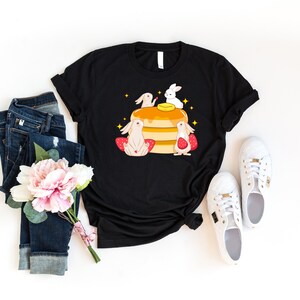 Bunny Pancake Shirt, Rabbit Lover Shirt, Pancake Lover Shirt, Women Pancake Shirt, Pancake Maker Shirt, Pretty Bunny Shirt, Foodie Gift, Mom Bild 2