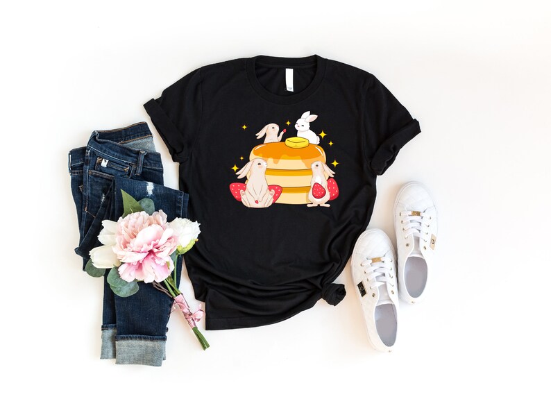 Bunny Pancake Shirt, Rabbit Lover Shirt, Pancake Lover Shirt, Women Pancake Shirt, Pancake Maker Shirt, Pretty Bunny Shirt, Foodie Gift, Mom Bild 2
