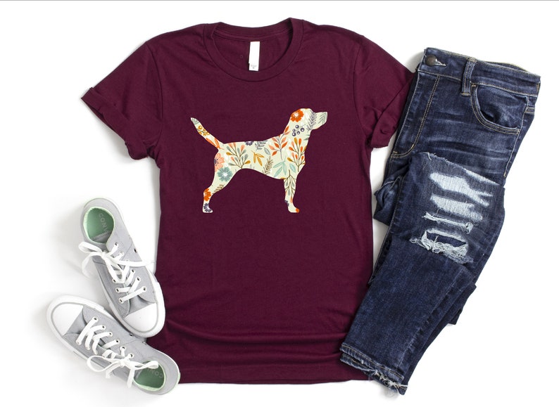Labrador Shirt, Labrador Lover Shirt, Labrador Mom Shirt, Labrador Owner Shirt, Funny Dog Lovers Shirt, Floral Dog Mom Tshirt, Black Lab Tee imagem 2