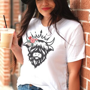 Floral Cow shirt, Western shirt, Highland cow shirt, Cow shirt for women, Cow lover gift, Cow Farm t shirt, Easily Distracted by Cows Tee
