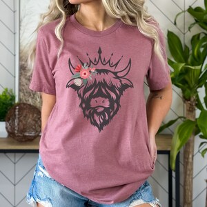 Floral Cow shirt, Western shirt, Highland cow shirt, Cow shirt for women, Cow lover gift, Cow Farm t shirt, Easily Distracted by Cows Tee