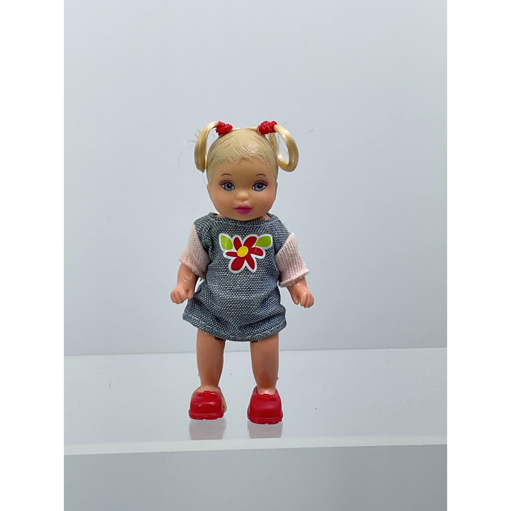 Poupée Mattel Happy Family Nikki – 2003 – Occasion Bon état