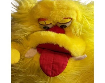 Yanjee Furbles Monster Green Red Hand Puppet Monster Plush Stuffed Animal Toy