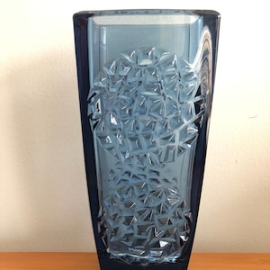 Mid Century Modern Blue Bohemian Sklo Union Rudolf Jurnikl Brutalist pattern Art Glass Vase 1964 - Tall Version