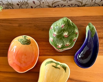 William Sonoma Jardin Potager Collection Set mit 4 Servierschalen Artischocke Aubergine Pfeffer und Kürbis