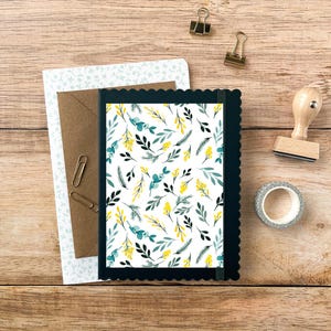 Carte postale aquarelle avec motif feuillages