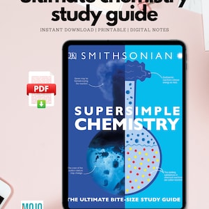 Puede incluir: Una guía de estudio de química descargable digitalmente, titulada "Super Simple Chemistry: The Ultimate Bite-Size Study Guide". La portada presenta una ilustración azul y turquesa de un vaso de precipitados con una reacción química, con el texto "Smithsonian" en un recuadro negro en la parte superior.