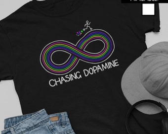 Maglietta ADHD Chasing Dopamine, maglietta grafica Neurodiversity Pride