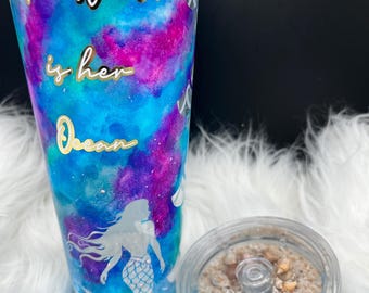 Bicchiere in acrilico a forma di sirena con sfera di neve, glitter e coperchio personalizzato con motivo marino / 24 oz in acrilico