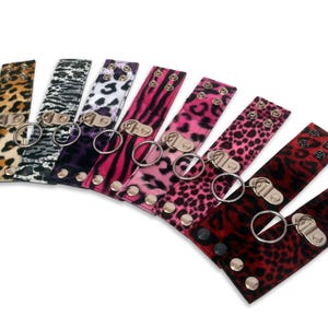Pulseira de pulso com estampa de leopardo e zebra, feita à mão no Reino Unido, estilo punk gótico.