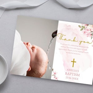 Tarjeta de agradecimiento por el bautizo con diseño bohemio, tarjeta de agradecimiento por el bautizo con flores rosas, foto de agradecimiento con flores de cerezo, plantilla editable de Canva DESCARGA DIGITAL MC02