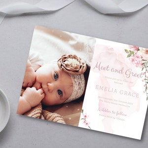 Tarjeta de nacimiento con foto imprimible, invitación para conocer y saludar a una niña con flores en rosa ruborizado, plantilla de encuentro y saludo boho DESCARGA DIGITAL
