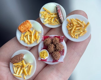 1:12 Patat en snacks - Frikandel speciaal - Kaassoufle - Kroket - Friet - Patat - Mayonaise - Junkfood - Poppenhuis - Miniatuur - Klei