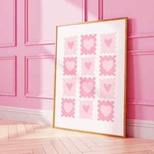 Niedliches Herz Briefmarken Druck • Girly ästhetic Valentines Wandkunst • Feministische Wandkunst • Trendy Y2K Art Print Wohnheim Dekor • Rosa großes Poster