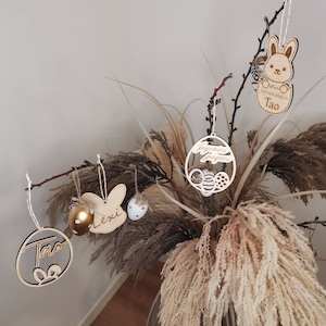 Personalized wooden suspension for the Easter holidays