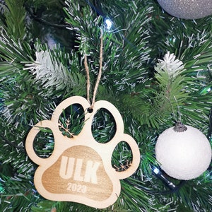 Personalized animal Christmas ball with first name, dog, cat