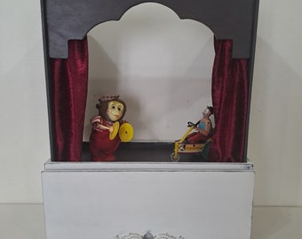 Teatro de marionetas desmontable, hecho y pintado a mano por trizancatiteres, madera contrachapada de abedul y pintura de tiza, caja teatro.