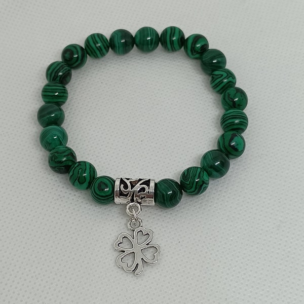 Bracelet Malachite charme Trèfle 4 feuilles, Tailles :17 cm, 19 cm ou 21 cm