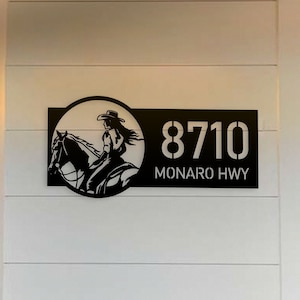 Personalisiertes Cowgirl Horse Rider Metall Adressschild, Hausnummer hängende Adresstafel, Hausnummer im Freien, Außendekor, Türbeschilderung
