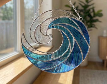 手作りステンドグラスのオーシャンサンキャッチャー：海岸の波のアート