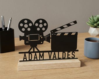 Decoración de escritorio metálica personalizada para cineastas, silueta de director de cine con nombre personalizado, regalo para amantes del cine.