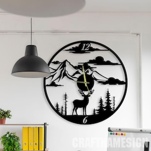 Orologio da parete in metallo con motivo a forma di foresta di cervi, orologio da parete unico per arredamento e arte murale, orologio da parete personalizzato con motivo a forma di foresta di cervi in metallo
