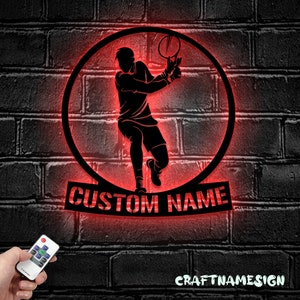 Luce LED da parete in metallo per racchetta da tennis personalizzata - Decorazione per la casa personalizzata con il nome del giocatore di tennis - - Ideale per decorazioni per la casa e regali
