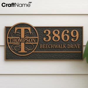 Plaque d'adresse personnalisée avec nom et numéro de maison, plaque en acrylique noir et métal cuivré pour une décoration extérieure, cadeau unique pour ami