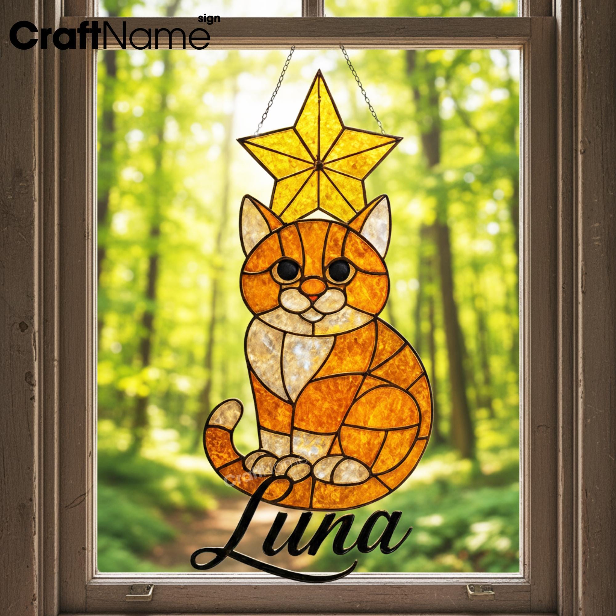 猫のステンドグラスの窓用吊り下げ、遊び心のある猫のデザインが施され