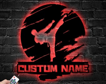 Arte de pared de metal de artes marciales de karate para niños personalizado con luz LED - Letrero con nombre de karate para niños personalizado Decoración de artes marciales para el hogar Ryukyuan -