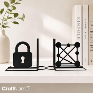 Metalen boekensteunen met cybersecurity- en netwerkknooppuntthema voor IT-specialisten, uniek cadeau voor software-engineers