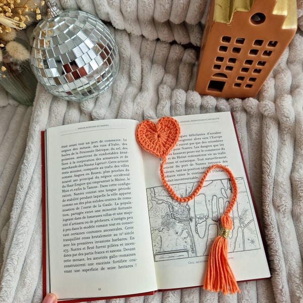 Marque page coeur en coton pour livre / Accessoire lecture au crochet