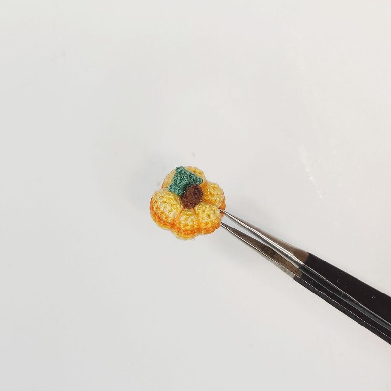 Crochet Amigurumi Miniature Halloween Pumpkin English PATTERN ONLY, pdf Amigurumi Stuffed Micro pumpkin Toy Pattern image 4