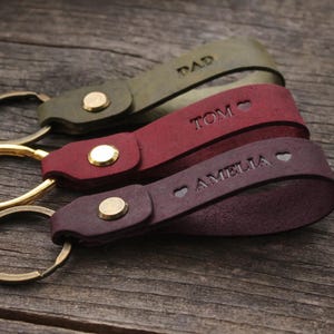 Personalised Leather Keyring – Custom Name Keychain – Boyfriend Gift – New Driver Gift – Dad Gift – Anniversary Present