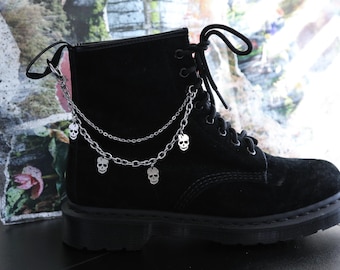 Un lugar para mi cabeza: cadenas de botas alternativas de acero inoxidable con dijes de calavera