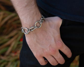 Folsom - stainless steel made to measure bracelet with orings and shackle charms