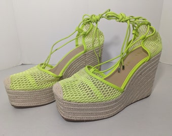 NEW-Size 11M Womens Gianni Bini Platform Wedge Strappy Sandals Fabric Lime