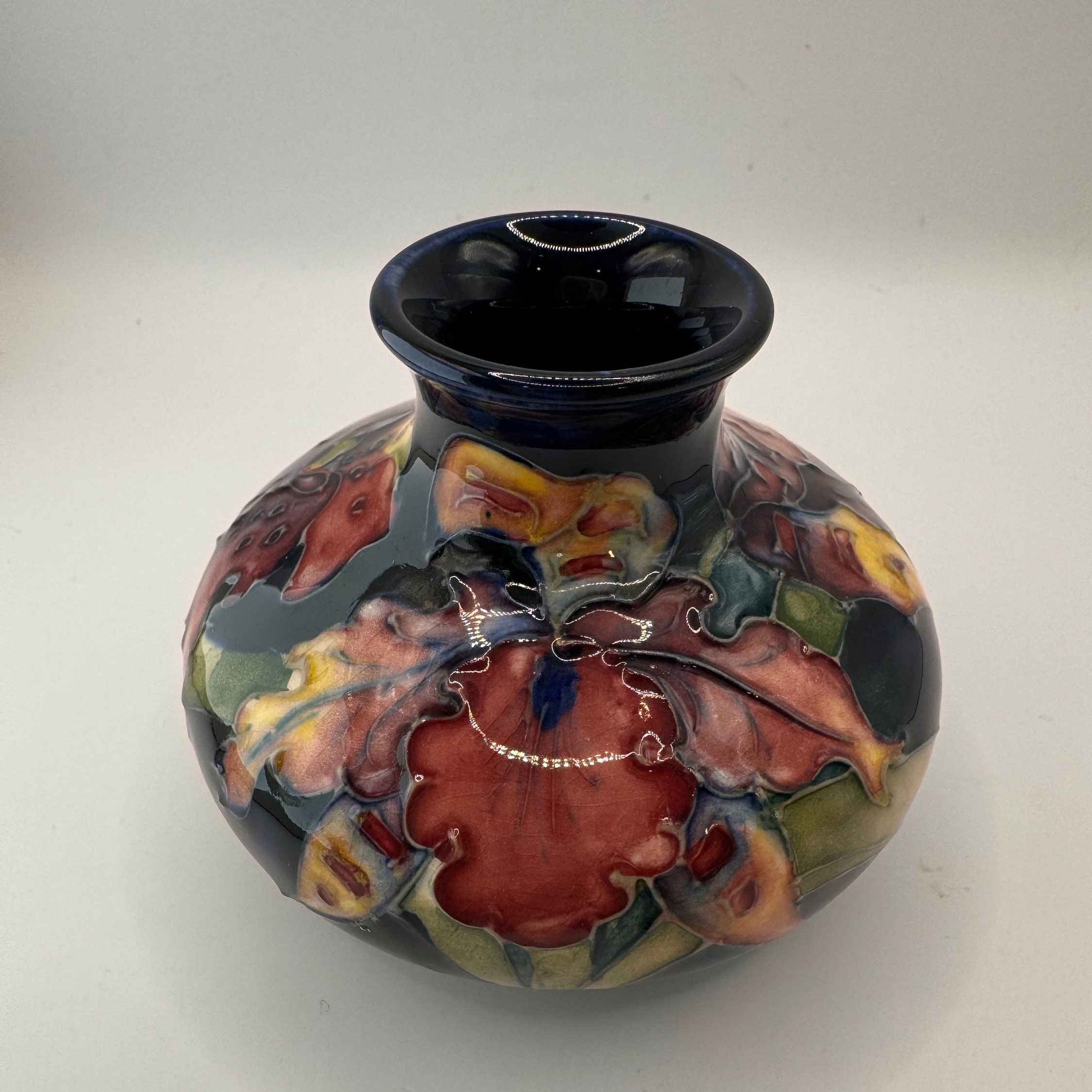 Moorcroft ムーアクラフト　花瓶 William Moorcroft ムーアクロフト 英国磁器 花瓶 P198｜骨董店