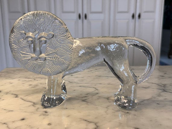 新作ウエア Kosta Boda Clear Crystal Lion Statue, 10.5 工芸品