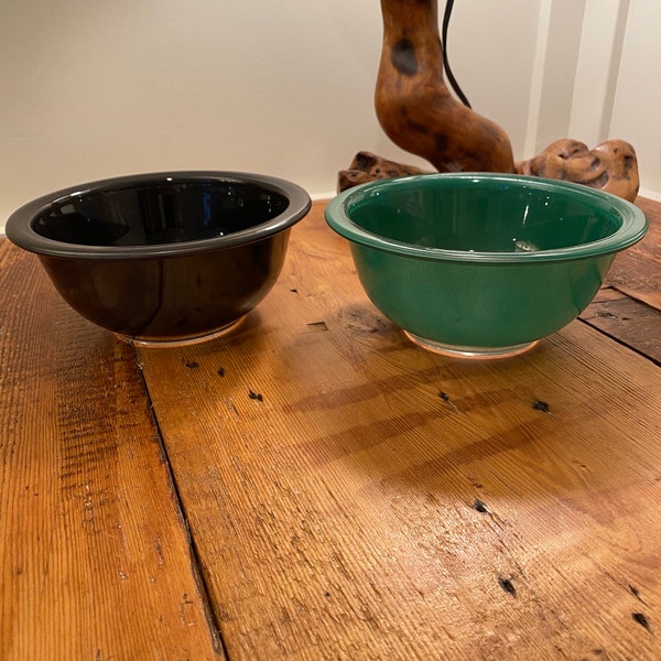 Pyrex 322 1L bowl. Black or green Pyrex bowl. Small Pyrex bowl from nesting set.