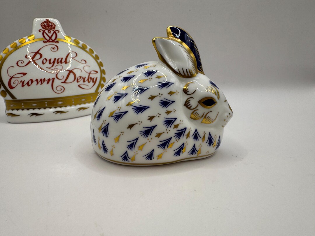 置物  CROWN DERBY New Year Rabbit Royal Crown Derby Rabbit Bone China Paperweight - Etsy Canada