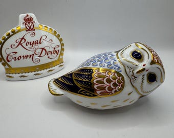 ロイヤルクラウンダービー フクロウ 置物 ペーパーウェイト フィギュリン 金彩 箱入り ロイヤルクラウンダービー 羊皮紙 フクロウ ペーパーウェイト