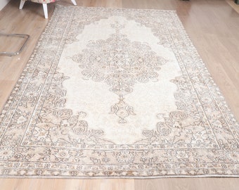 5.6x9.1 ft Vintage Turkish Rug: Beige Ivory Area Rug
