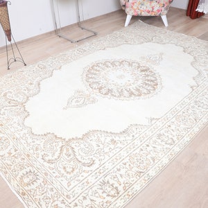 6.2x9.3 Beige Vintage Turkish Oushak Rug: Hand-Knotted Wool Carpet